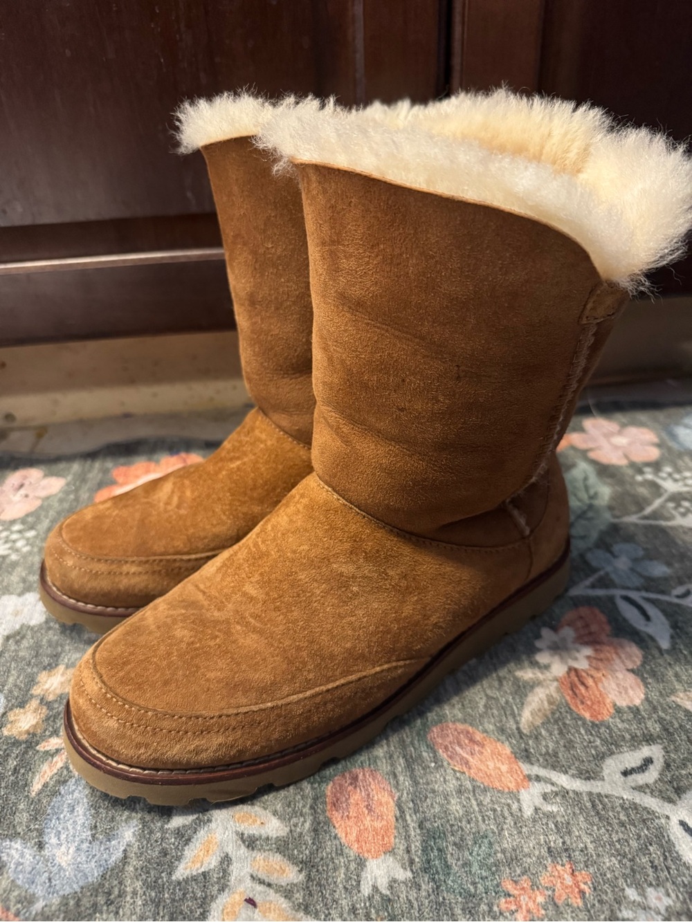 UGG Australia Women's Shanleign Boots (Chestnut) - Picture 3 of 9